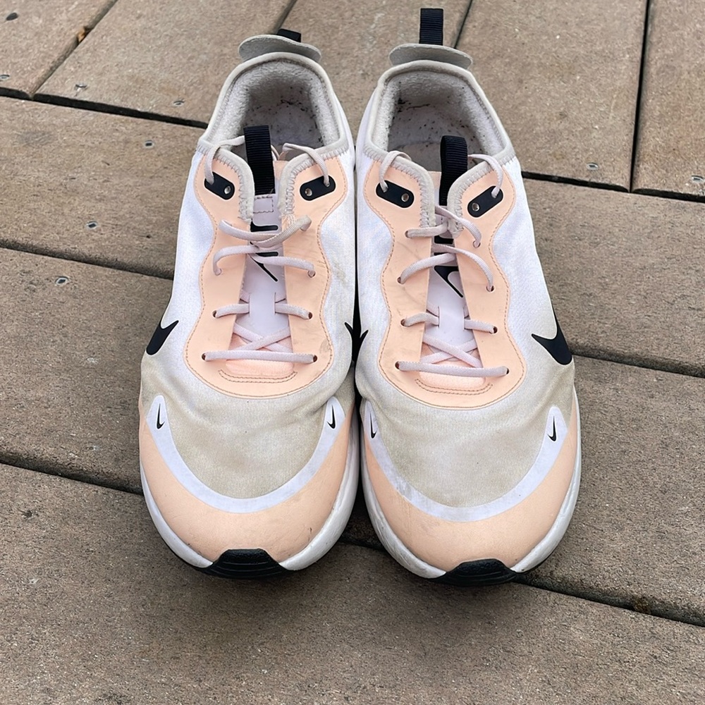 Nike air maxes